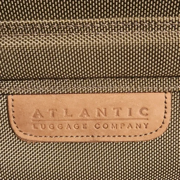 Atlantic Luggage Company Carry On bag Green - Picture 2 of 13